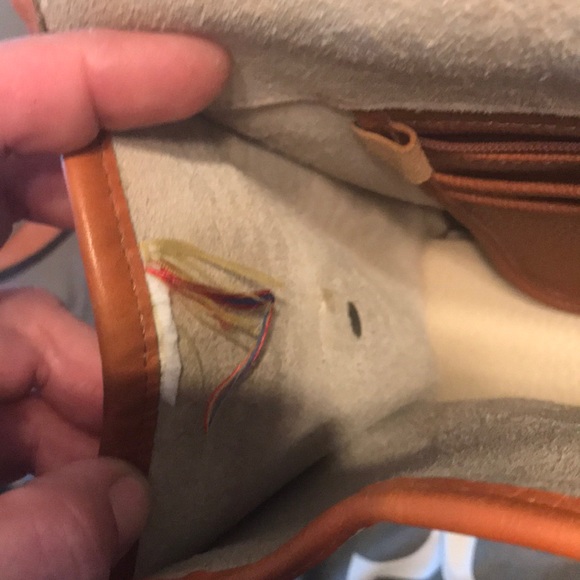 ALL PROCEEDS  BENEFIT HURRICANE MILTON Vintage Dooney  & Bourke cream/ ivory bag - Picture 5 of 6